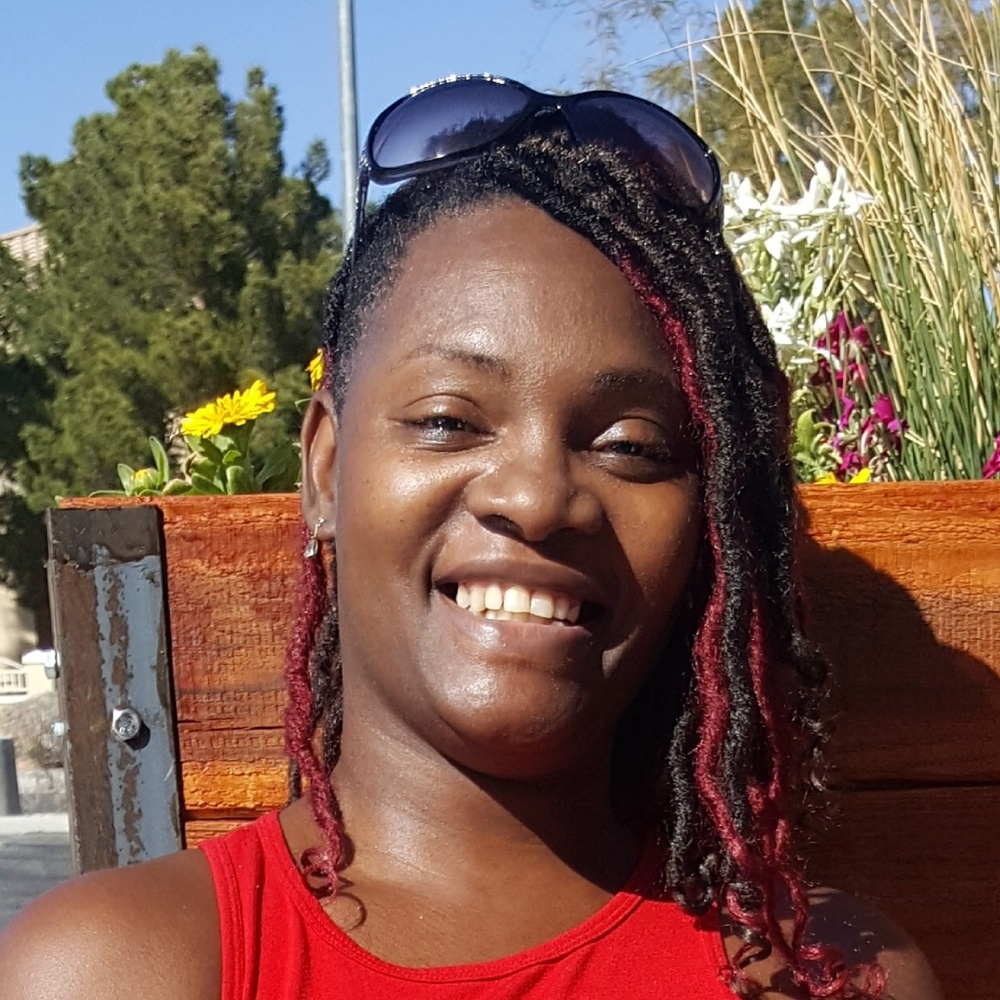 Meet your Posher, Caroleen